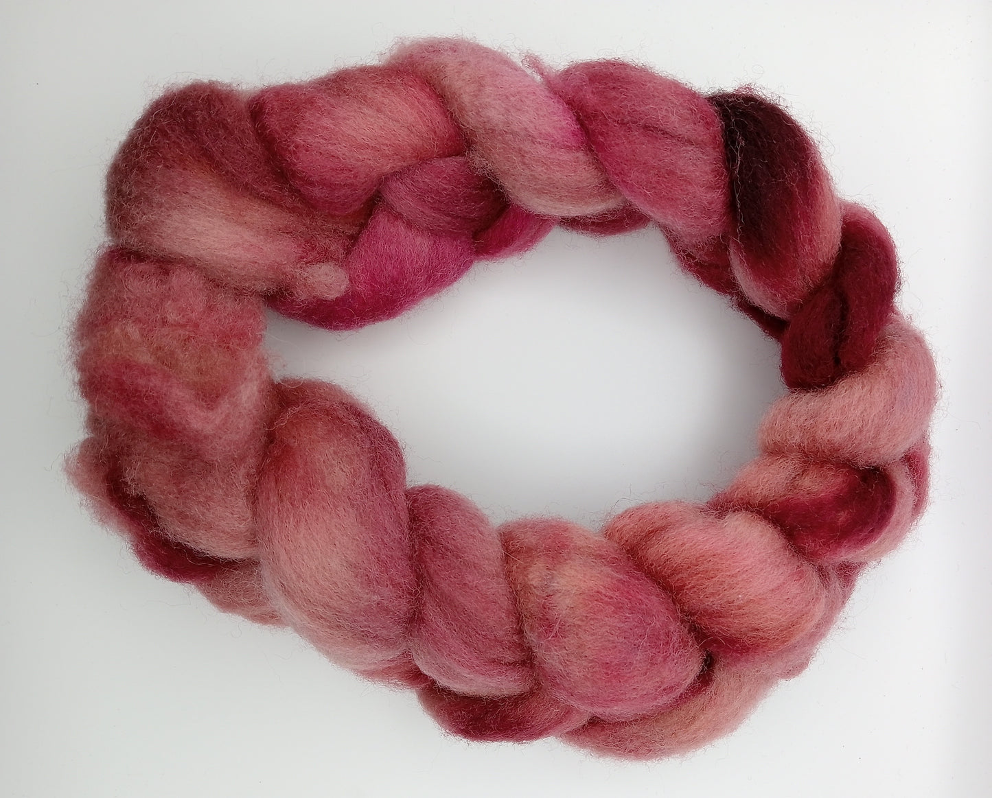 "Victoria" 100G Falkland hand dyed fibre combed top