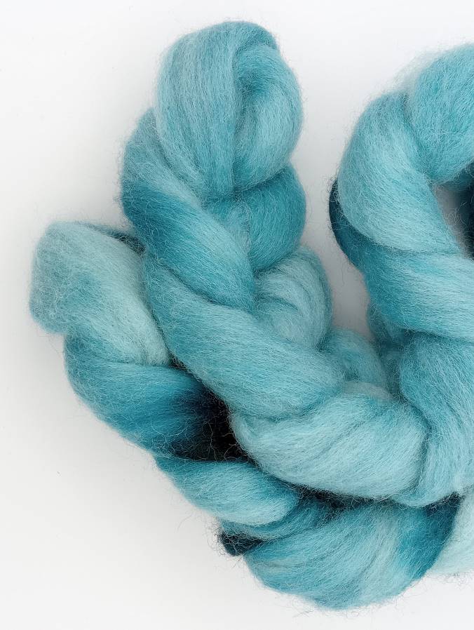 100G New Zealand hand dyed fibre combed top - "Squeal for Teal"