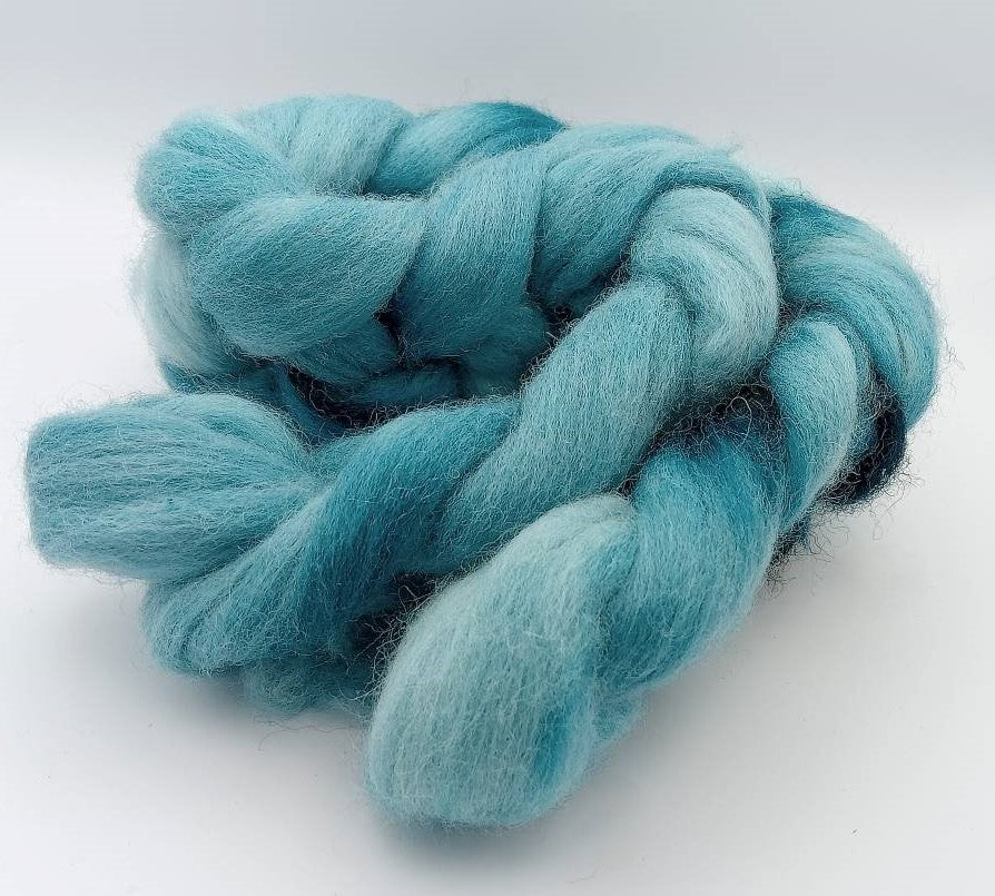 100G New Zealand hand dyed fibre combed top - "Squeal for Teal"