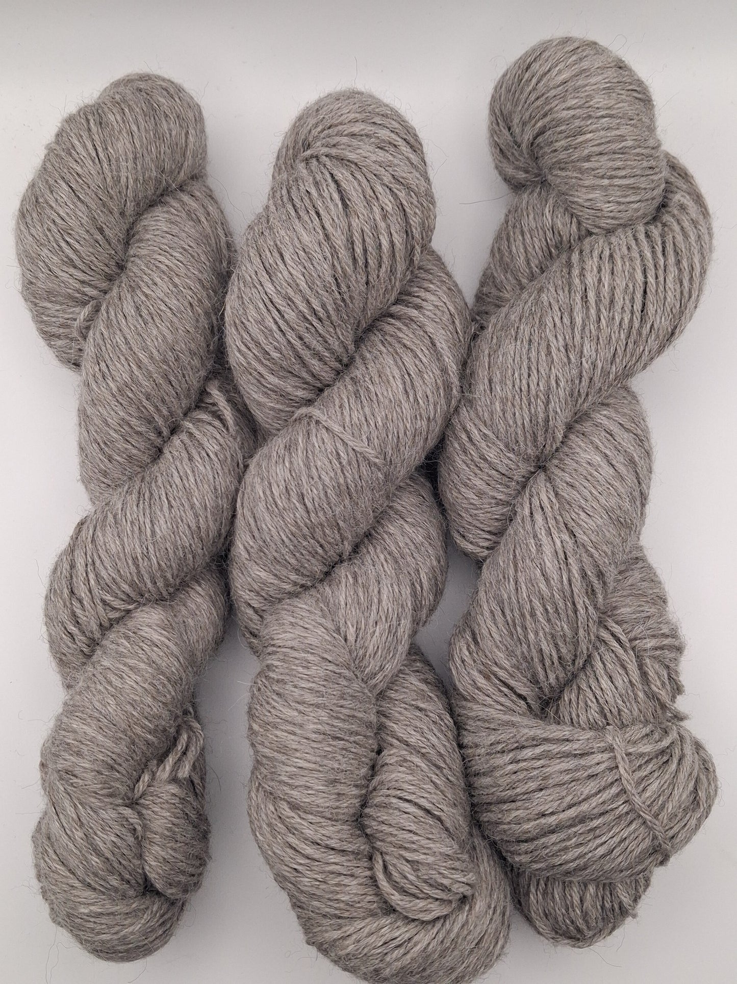 "Baby Llama" natural grey DK yarn