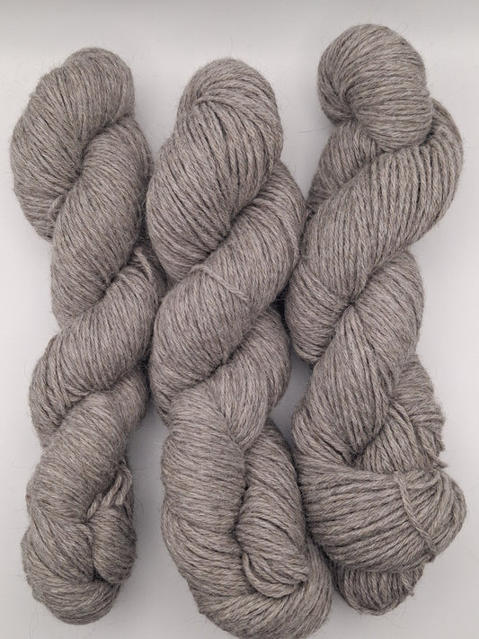 "Baby Llama" natural grey DK yarn