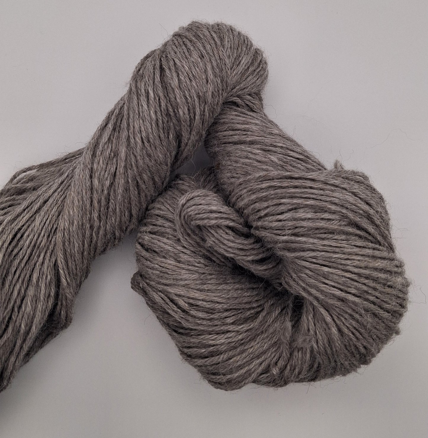 "Baby Llama" natural grey DK yarn