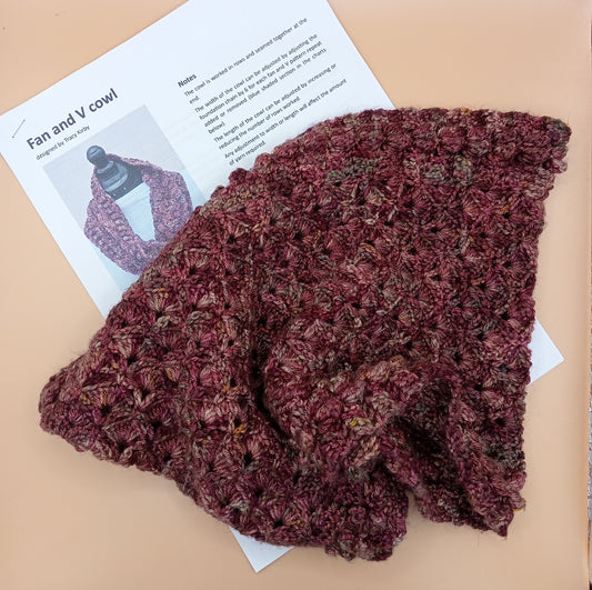 Crochet Fan and V Cowl Pattern