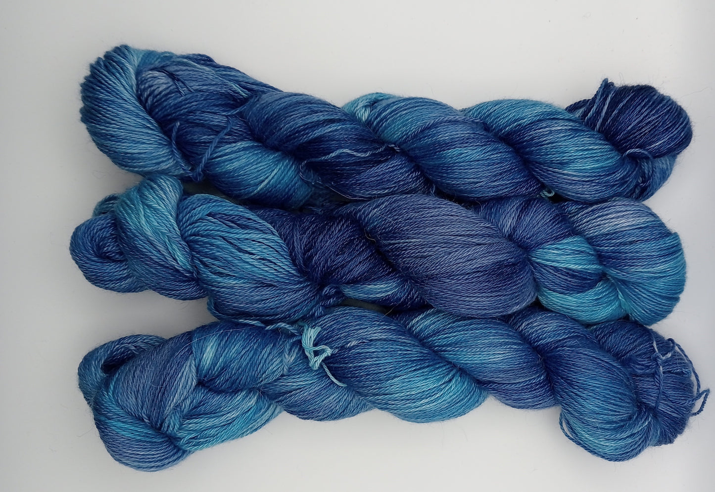 "Ice Cap" - hand dyed 4 ply Yarn 100G Alpaca/Silk/   Cashmere