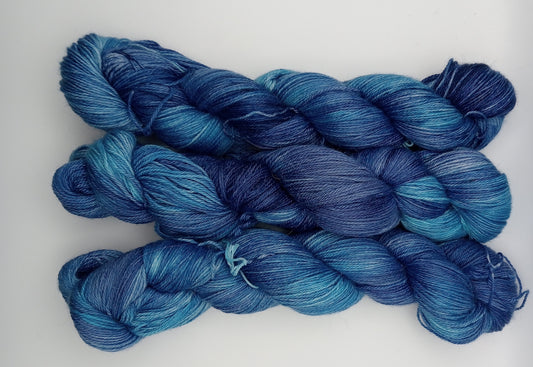 "Ice Cap" - hand dyed 4 ply Yarn 100G Alpaca/Silk/   Cashmere