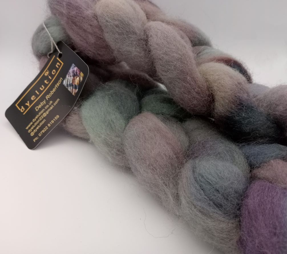 100G Radnor hand dyed fibre combed top - "Daylight Saving"
