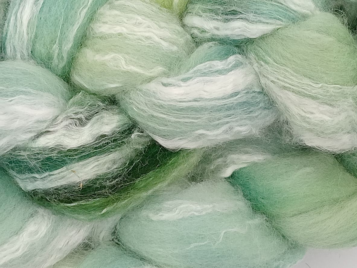 100G merino/bamboo hand dyed fibre combed top - "Mint Ice"