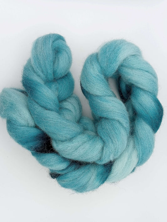 100G New Zealand hand dyed fibre combed top - "Squeal for Teal"