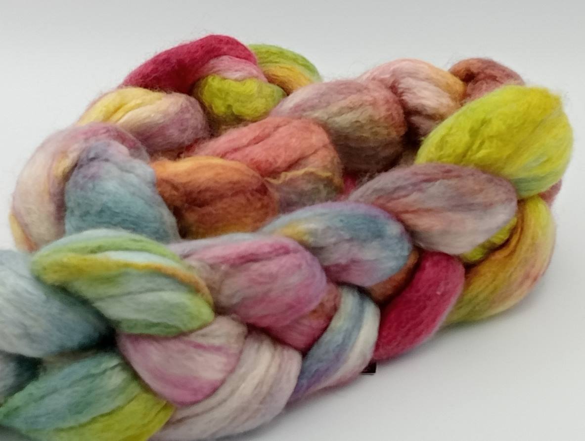 100g Merino/Mulberry Silk Luxury Hand Dyed combed top - "Sweet Pea"